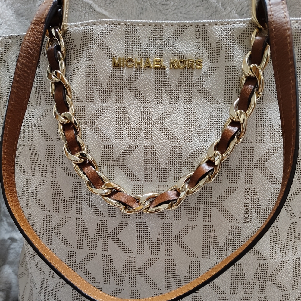 Michael Kors Harper North South Signature Large Vanilla & Brown Logo Tote Bag - Picture 2 of 9